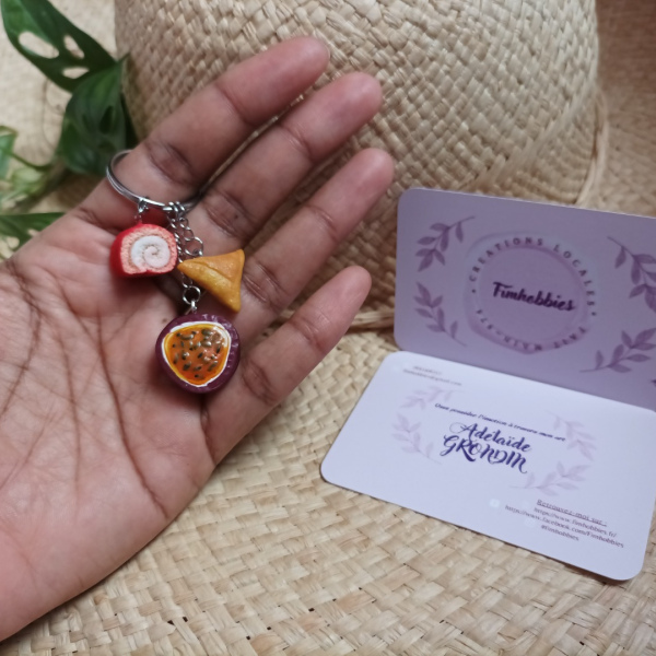 souvenir réunion: chemin de fer/fruit de la passion/samoussa 