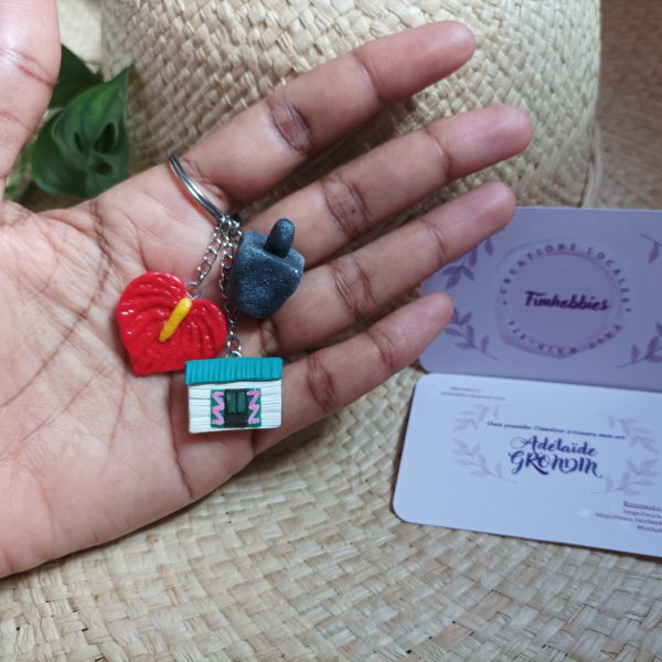 souvenir réunion: anthurium/pilon/case créole