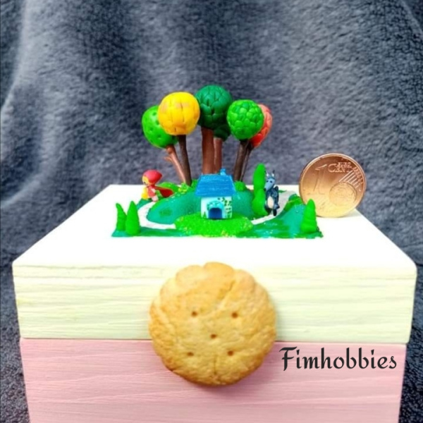 Boîte Petit chaperon rouge 