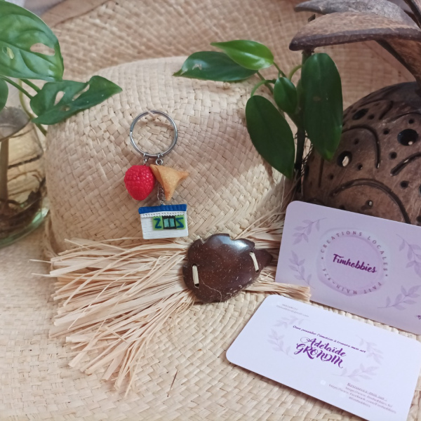 souvenir réunion: letchi / samoussa / case créole