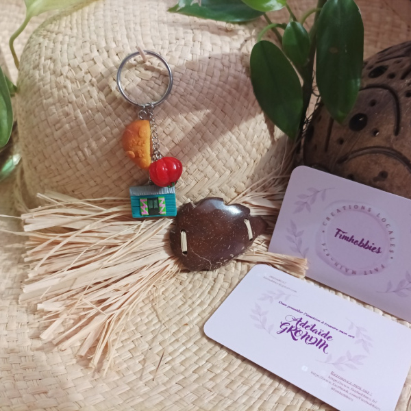 souvenir réunion: pâté créole/cerise à côtes/case créole